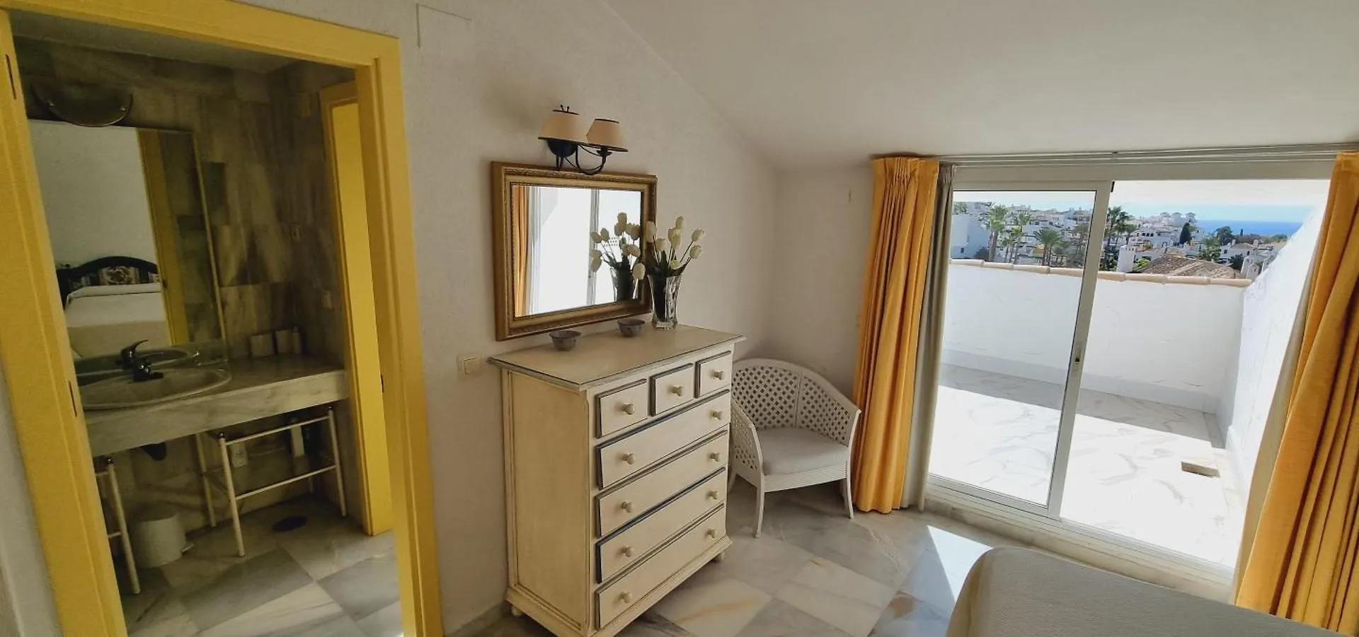 Duplex Nueva Andalucia Con Maravillosas Vistas Al Mar Marbella Spain